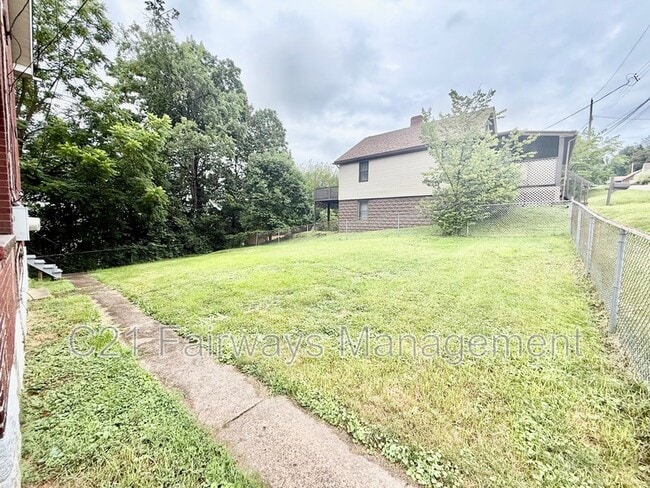 Building Photo - 1141 Toman Ave