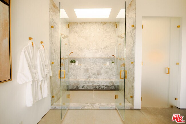 Building Photo - 13331 Mulholland Dr