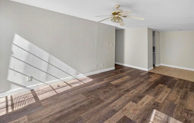 Building Photo - 12500 Sandpiper Dr