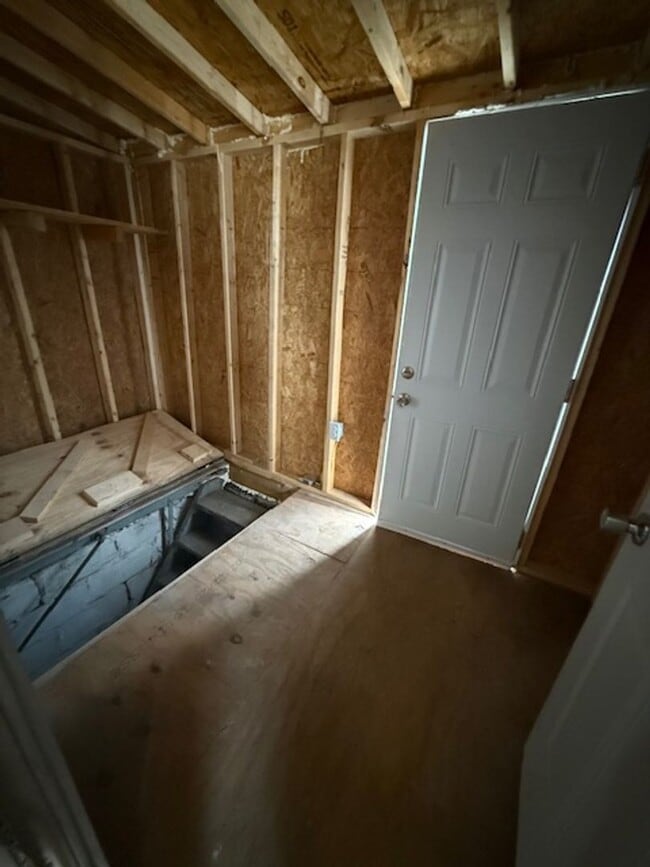 Building Photo - House for Rent - 1 bedroom / 1 bathroom