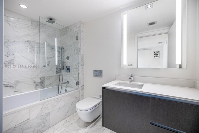 Building Photo - 1451 Brickell Ave