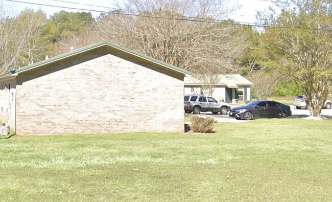 Building Photo - 598 Hartley St