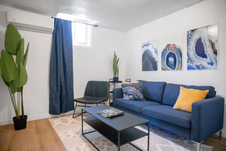 Building Photo - 170 E 100 N