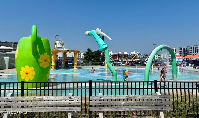 Building Photo - 400 Deal Lake Dr