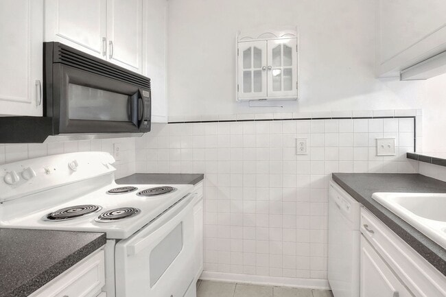 Building Photo - 2-Bedroom, 1-Bathroom Condo in Winter Haven
