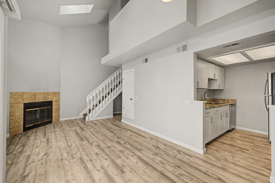 Building Photo - 1342 S Cathay Ct