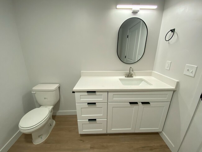 Building Photo - 404 E 5600 S