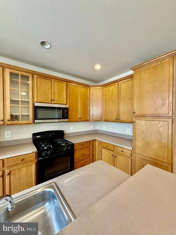 Building Photo - 11818 Regents Park Dr