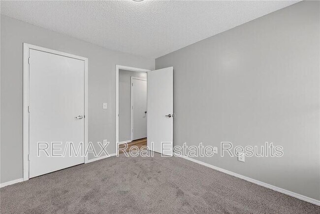 Building Photo - 4418 Acoma St