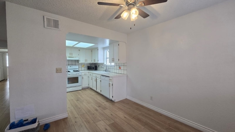 Building Photo - 5069 Eldora Ave