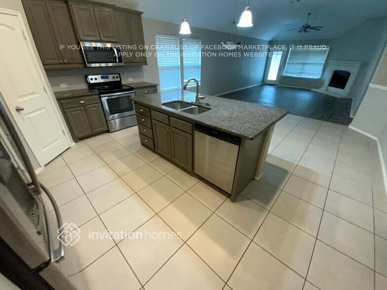 Building Photo - 2533 Weatherford Heights Dr