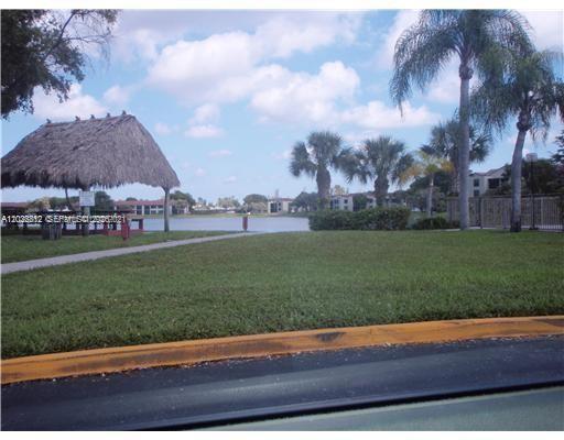 Building Photo - 212 Lake Pointe Dr