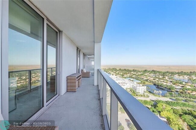 Building Photo - 2000 Metropica Wy