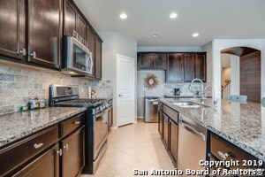 Building Photo - 13915 Persimmon Cv
