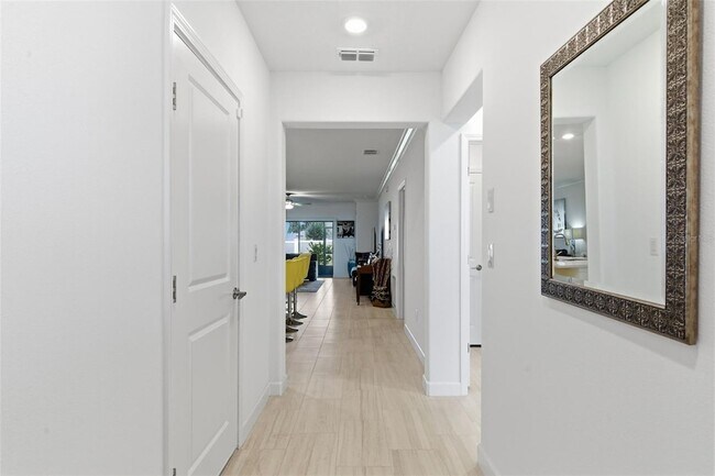 Building Photo - 31524 Golf Dr