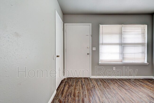 Building Photo - 1308 Mcdonald Dr