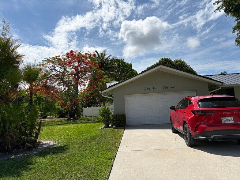 Building Photo - 5652 Eichen Cir