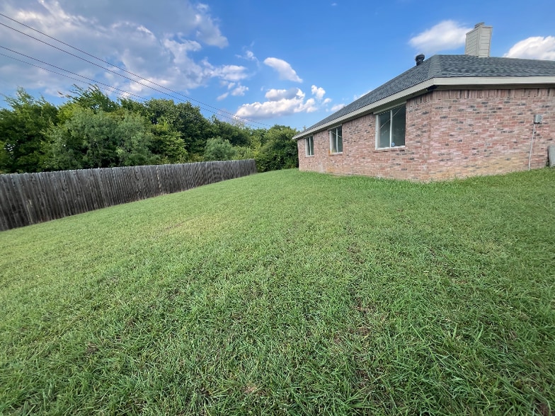 Building Photo - 3001 Green Vista Ct
