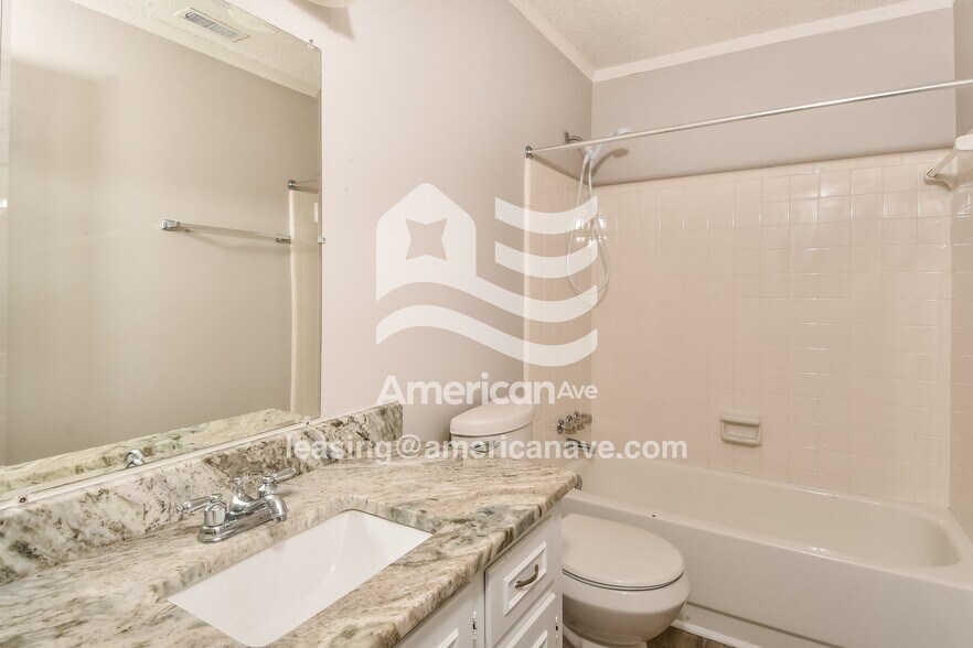 Building Photo - 241 Holmsbury Rd