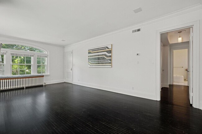 Building Photo - 1785 Dupont Ave S