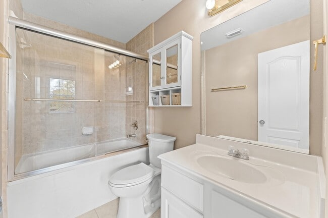 Building Photo - 2411 Clippers Square