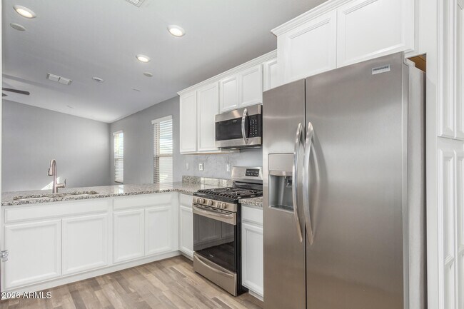 Building Photo - 12450 W Myrtle Ct
