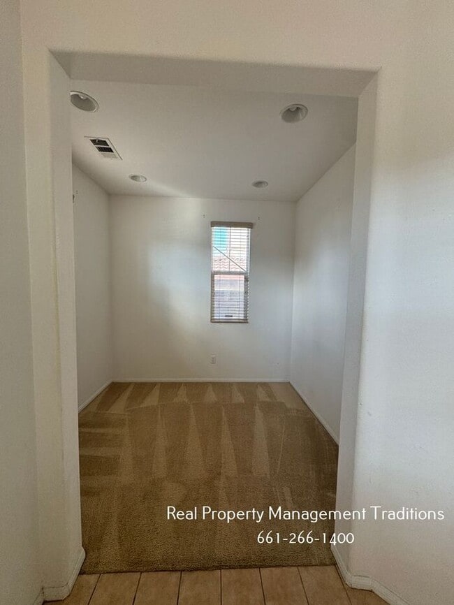 Building Photo - Ana Verde Hills - 4 bedroom, 3 bath!