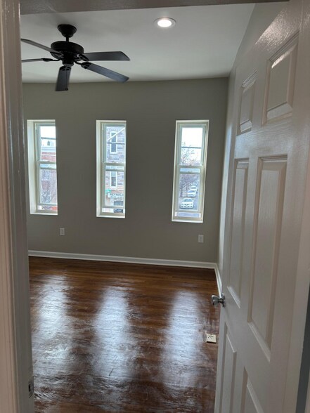 Building Photo - 1204W Cross St