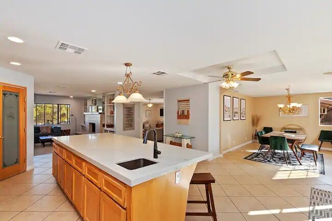 Building Photo - 58327 Bonanza Dr