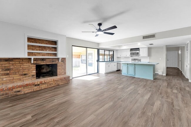 Building Photo - 18330 Navajo Trail Dr