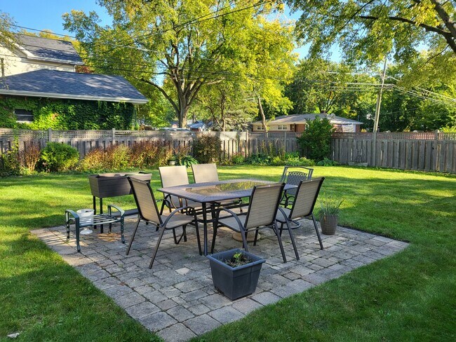 Building Photo - 3950 Crain St