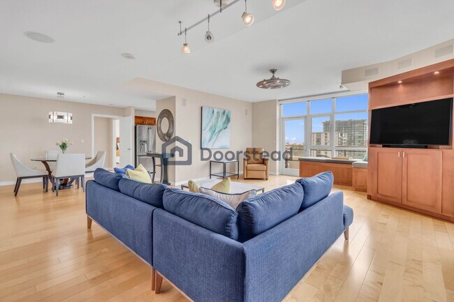 Building Photo - 475 Redwood St