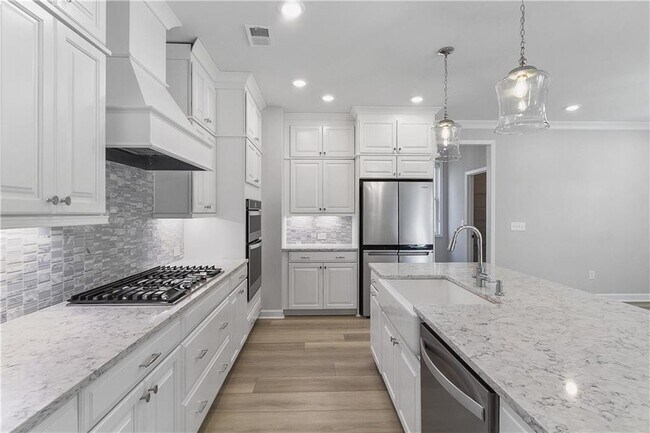 Building Photo - 536 Cresentry Brook