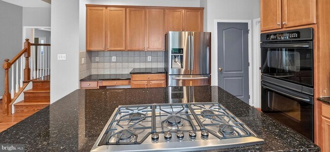 Building Photo - 6933 Sandy Creek Ct