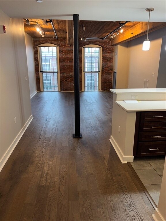 Building Photo - 130 John St