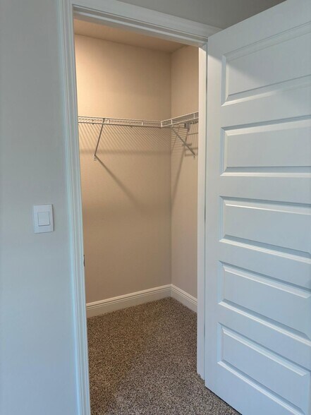 Building Photo - 2812 Shumard St
