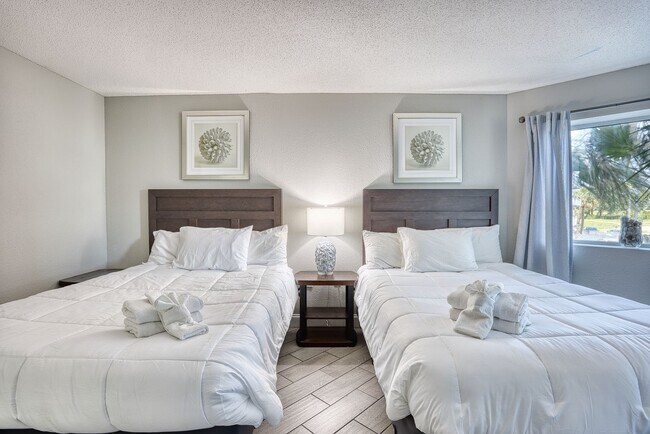 Building Photo - Oceanview Retreat at the Beach