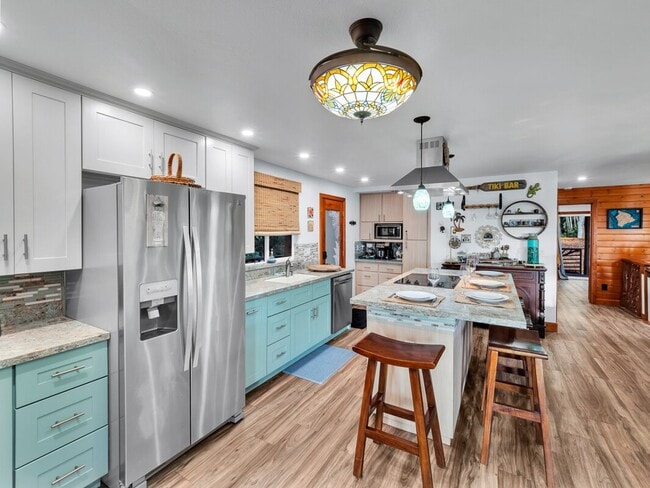 Building Photo - Oceanfront Estate: The Honolii Hale