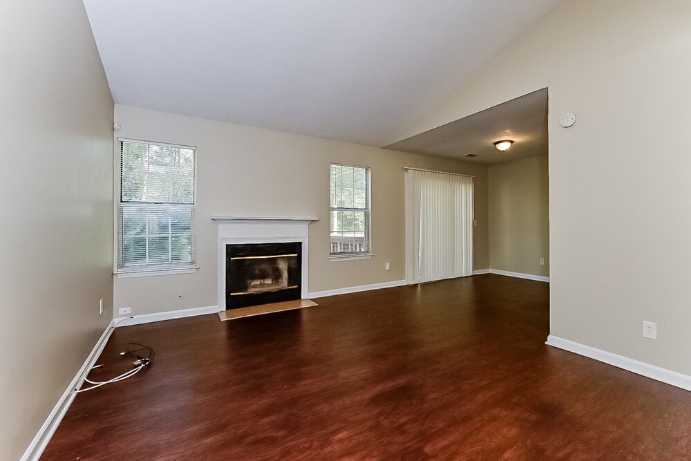 Building Photo - 3122 Chippewa Dr