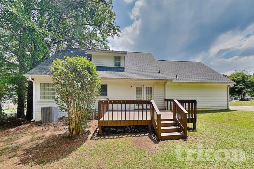Building Photo - 9159 Tara Dr SW