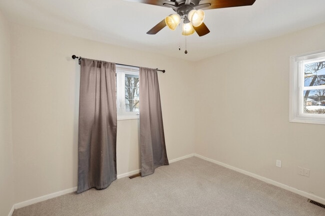 Building Photo - 946 N Westedge Dr