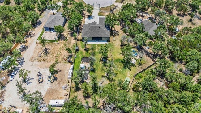 Building Photo - 127 Medlar Dr
