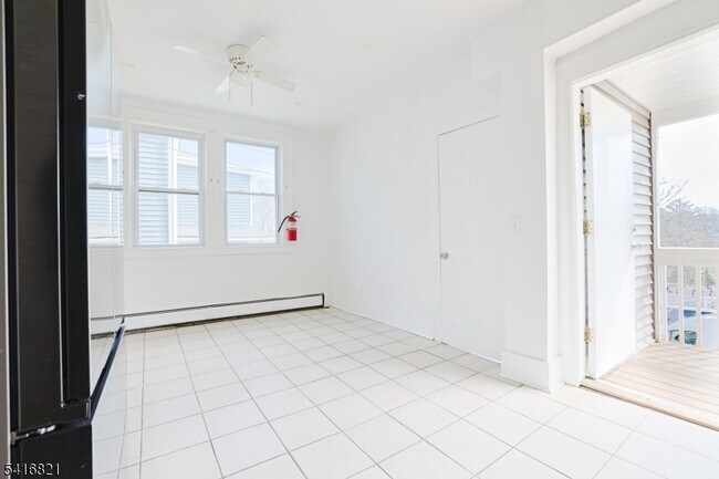 Building Photo - 58 Prospect St