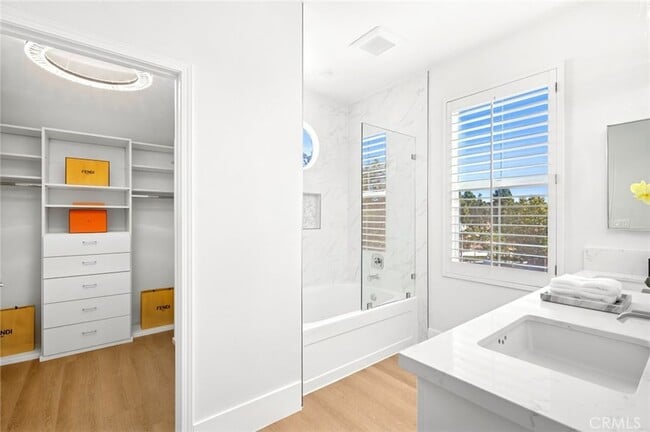 Building Photo - 20 Fecamp