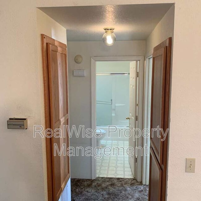 Building Photo - 1467 Cameo Ct