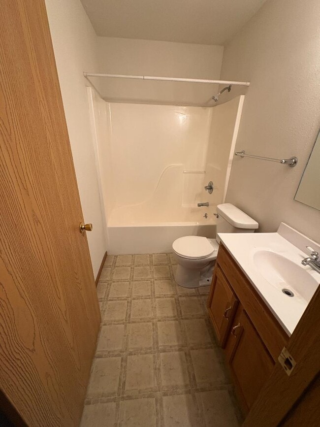 Building Photo - 100 Aldergate St