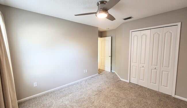 Building Photo - Luxurious 5-Bedroom Retreat with Private Pool in Ponte Vedra Beach