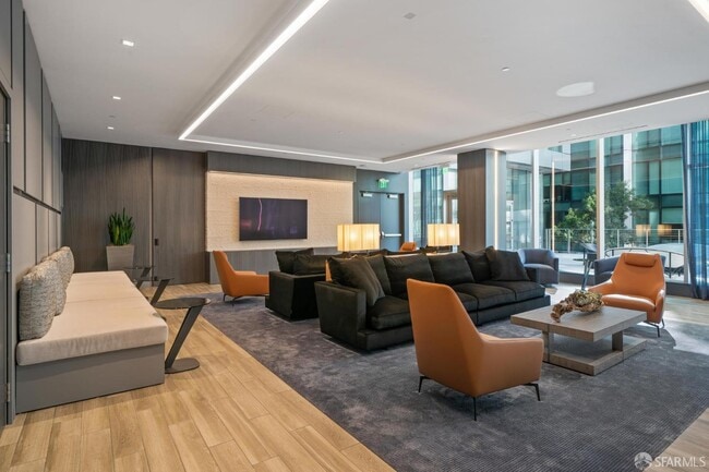 Building Photo - 301 Main St