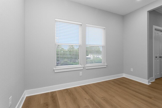 Building Photo - 6918 Dumble St