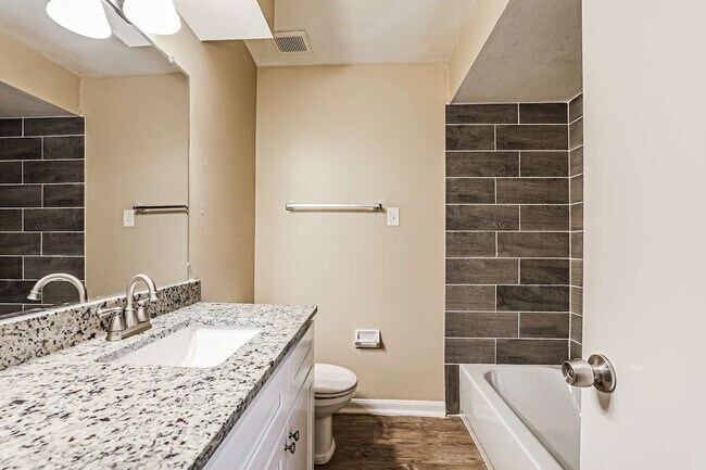 Building Photo - 18710 Twigsworth Ln